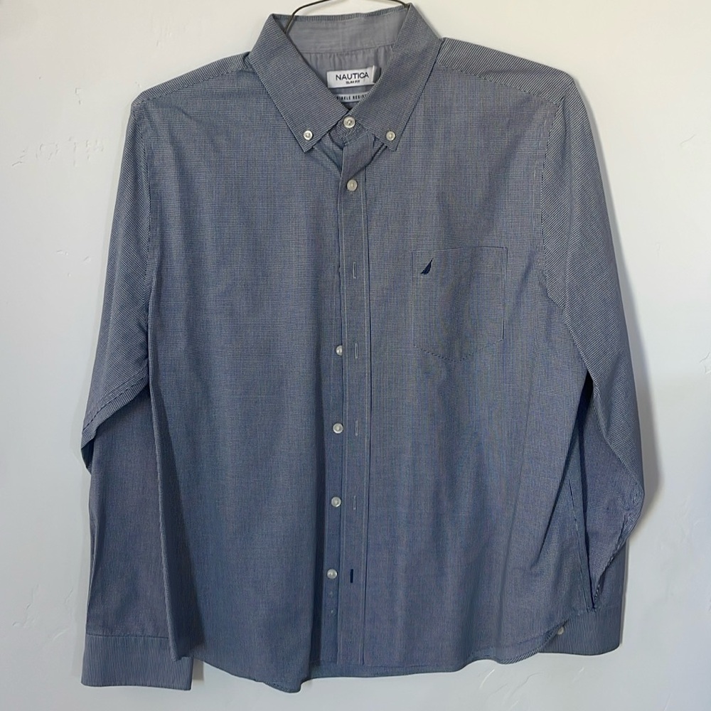 Men’s Nautica slim fit dress shirt. Size large.